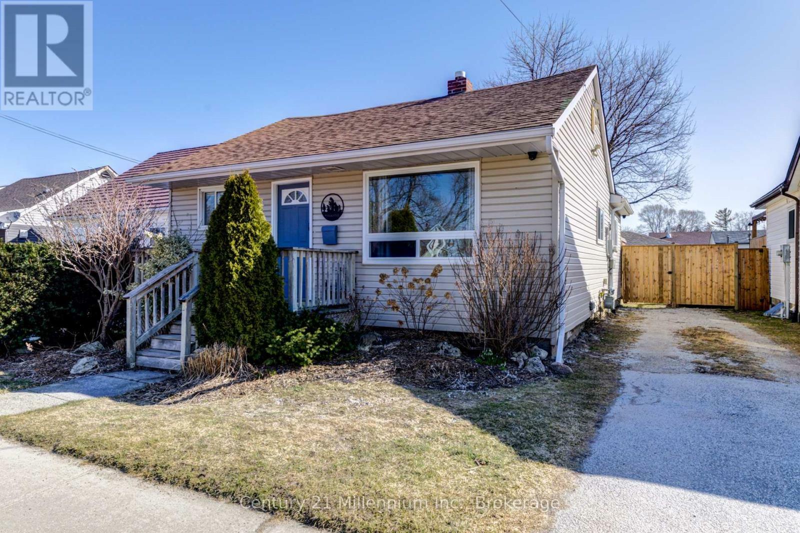 Property Photo:  453 Birch Street  ON L9Y 2W4 