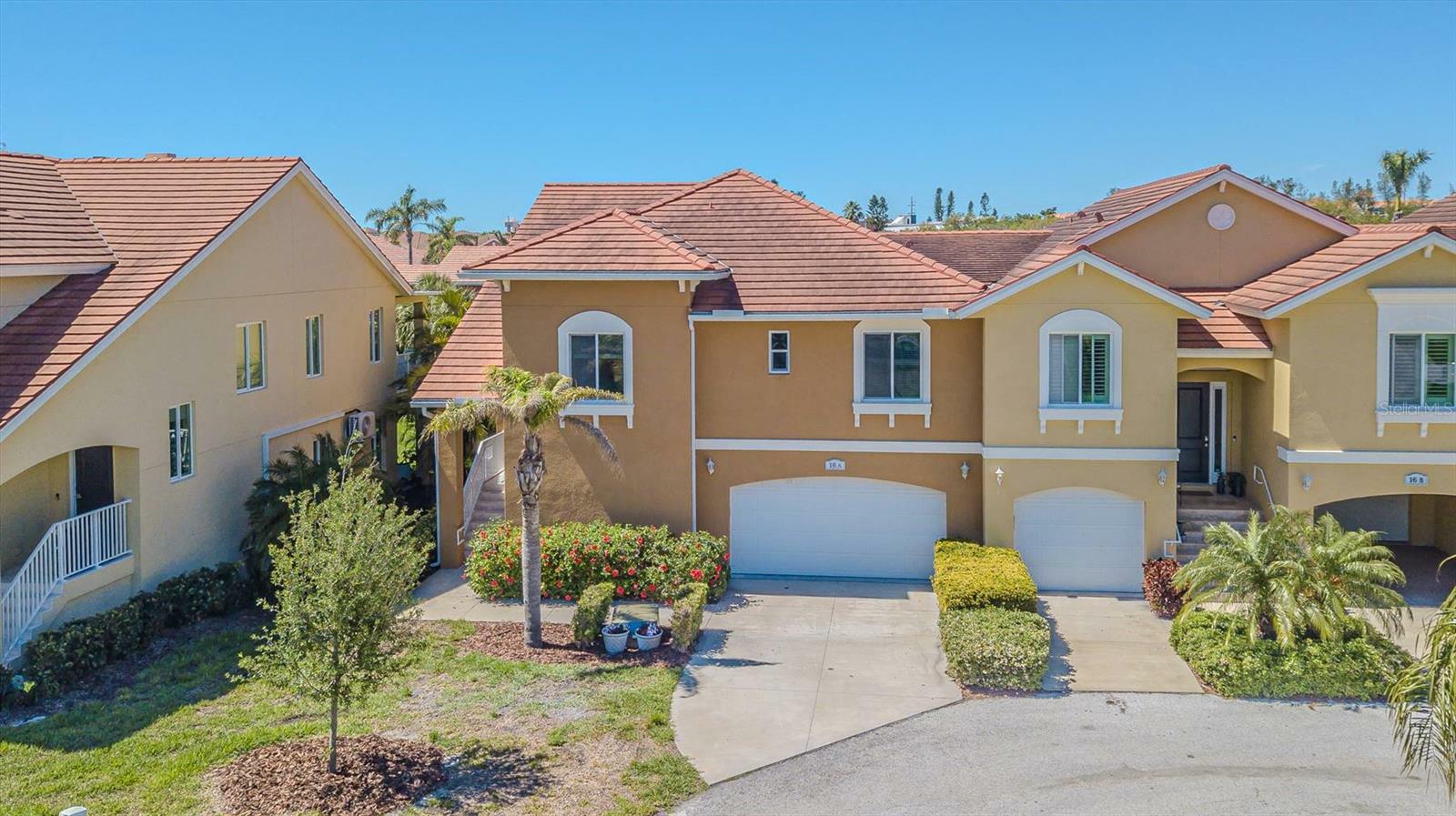 Property Photo: 16 Franklin Court S A FL 33711