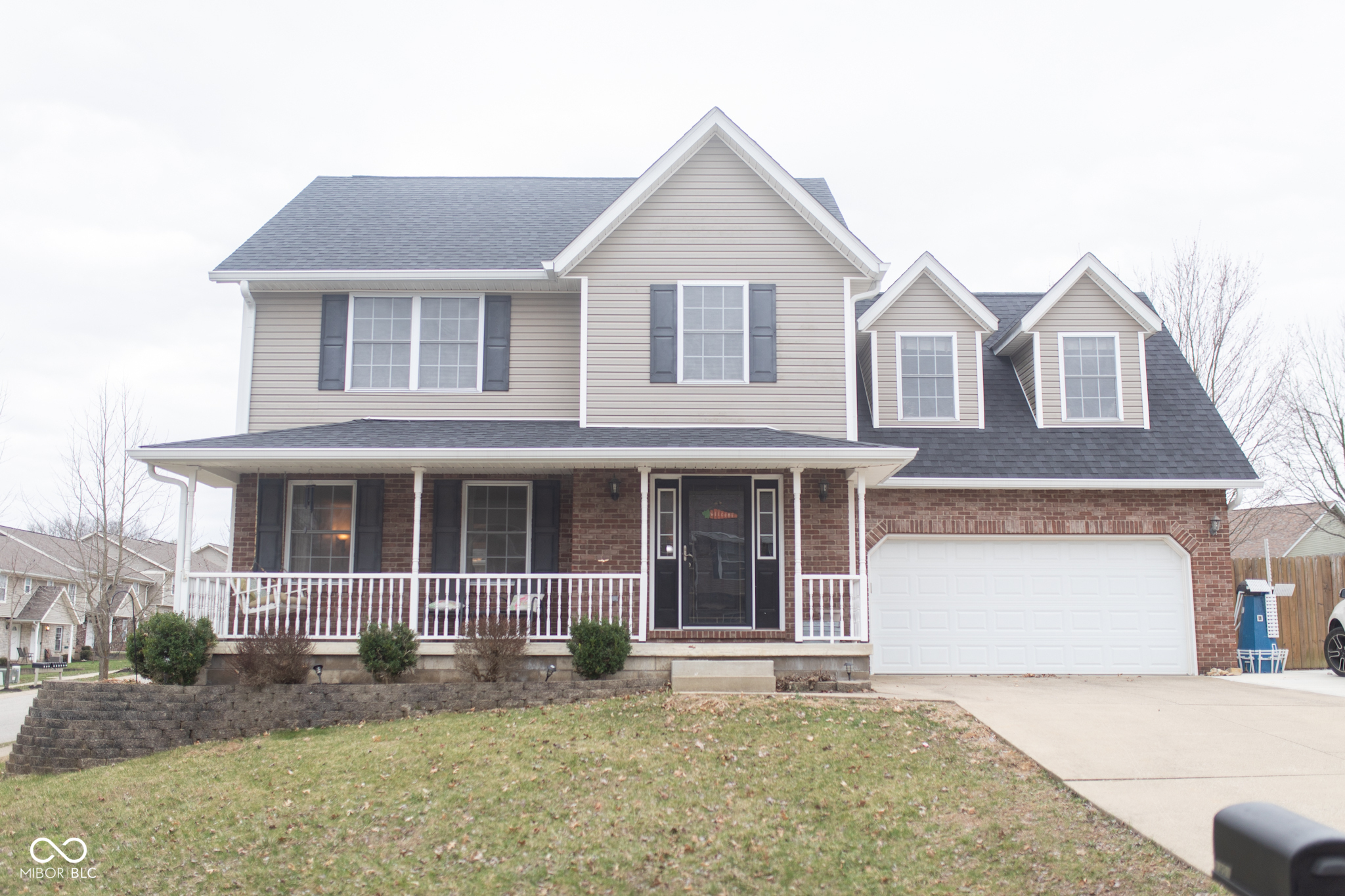 Property Photo: 1301 W Countryside Lane IN 47403