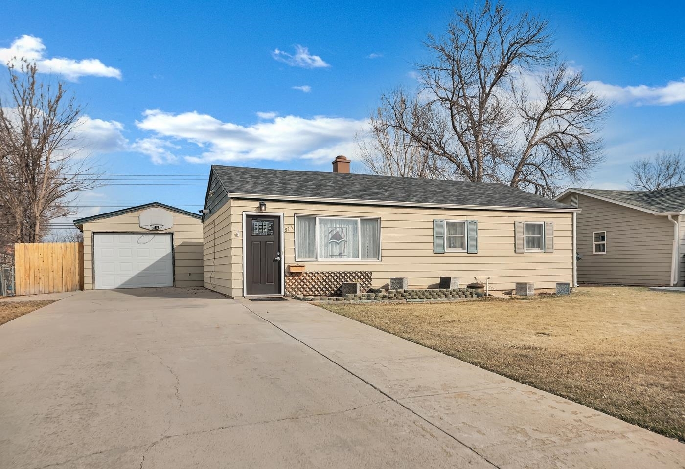 Property Photo: 814 E Tallent Street SD 57701