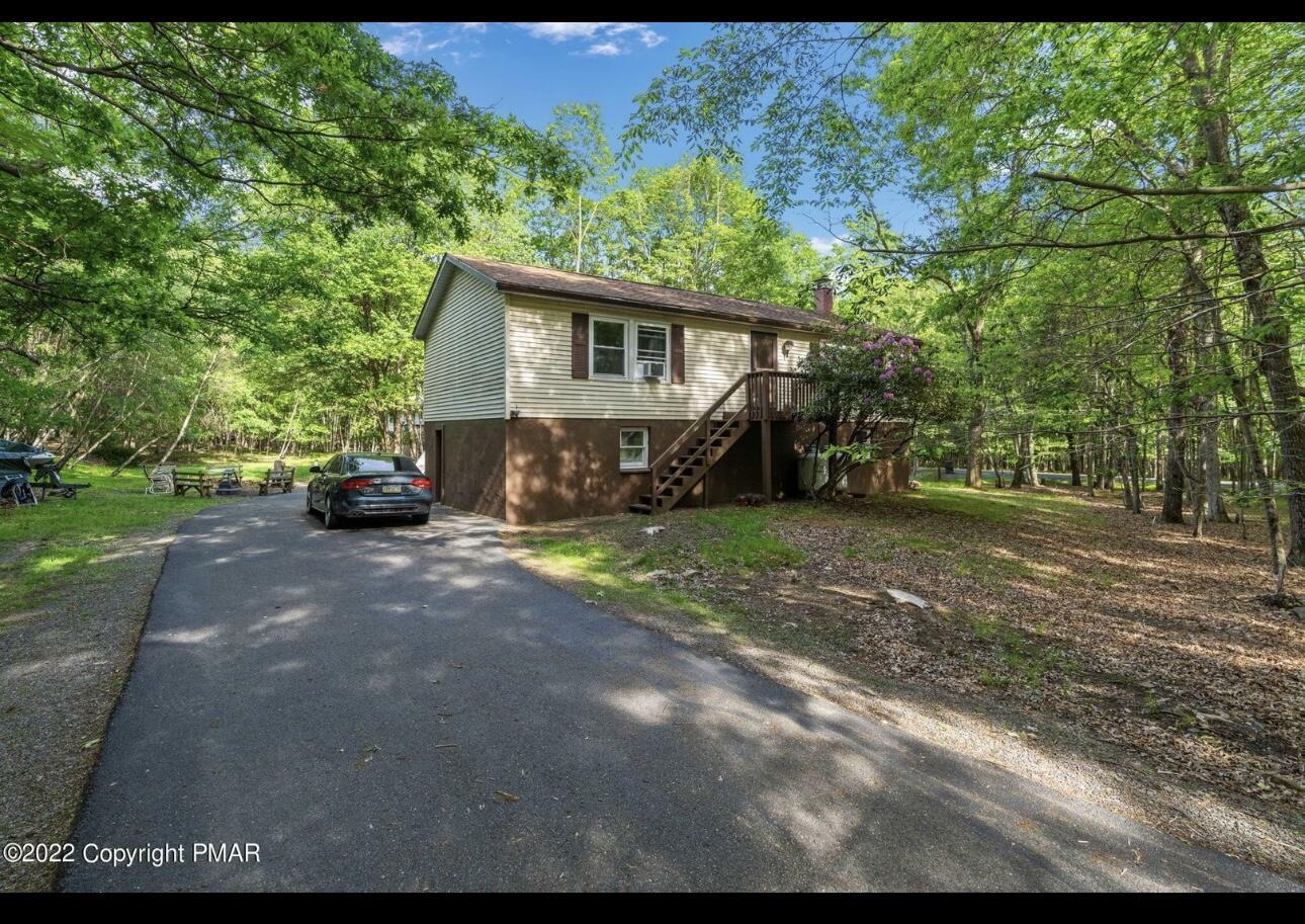 Property Photo: 148 Sycamore Circle PA 18210