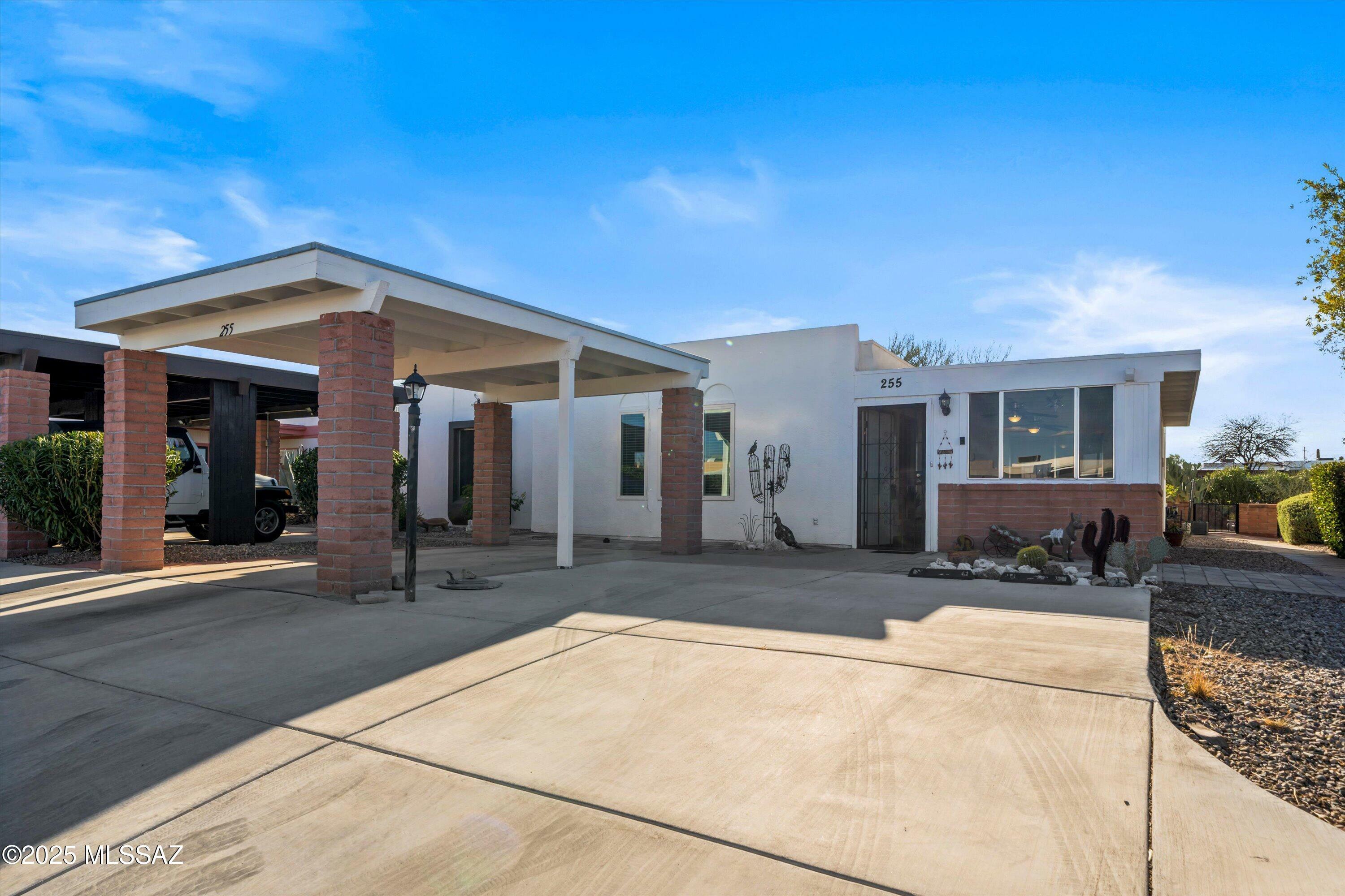 Property Photo: 255 N Paseo De Los Conquistadores AZ 85614