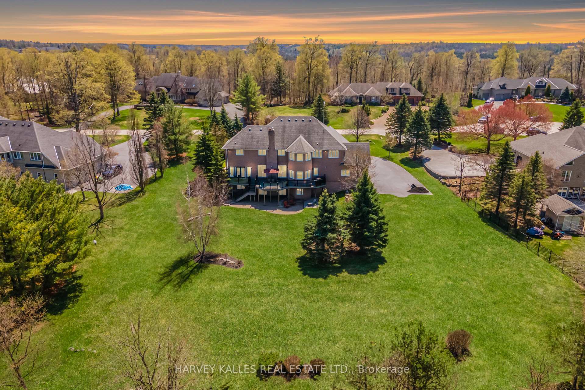 Photo de la propriété: 21 Turtle Lake Drive ON L7J 2W7