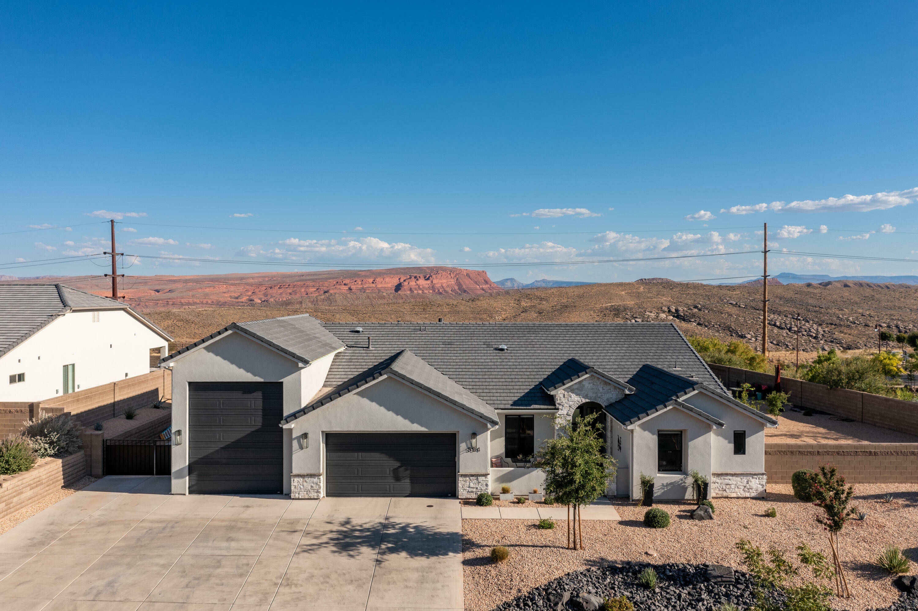 Property Photo: 594 N Highland Parkway UT 84780