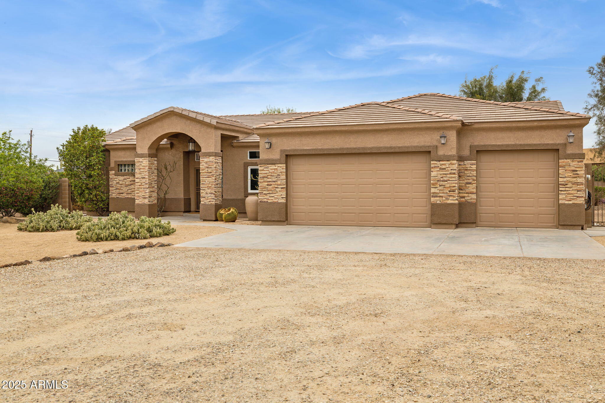 Property Photo: 39520 N 1st Street AZ 85086