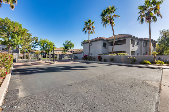 Property Photo:  7401 W Arrowhead Clubhouse Drive 2007  AZ 85308 