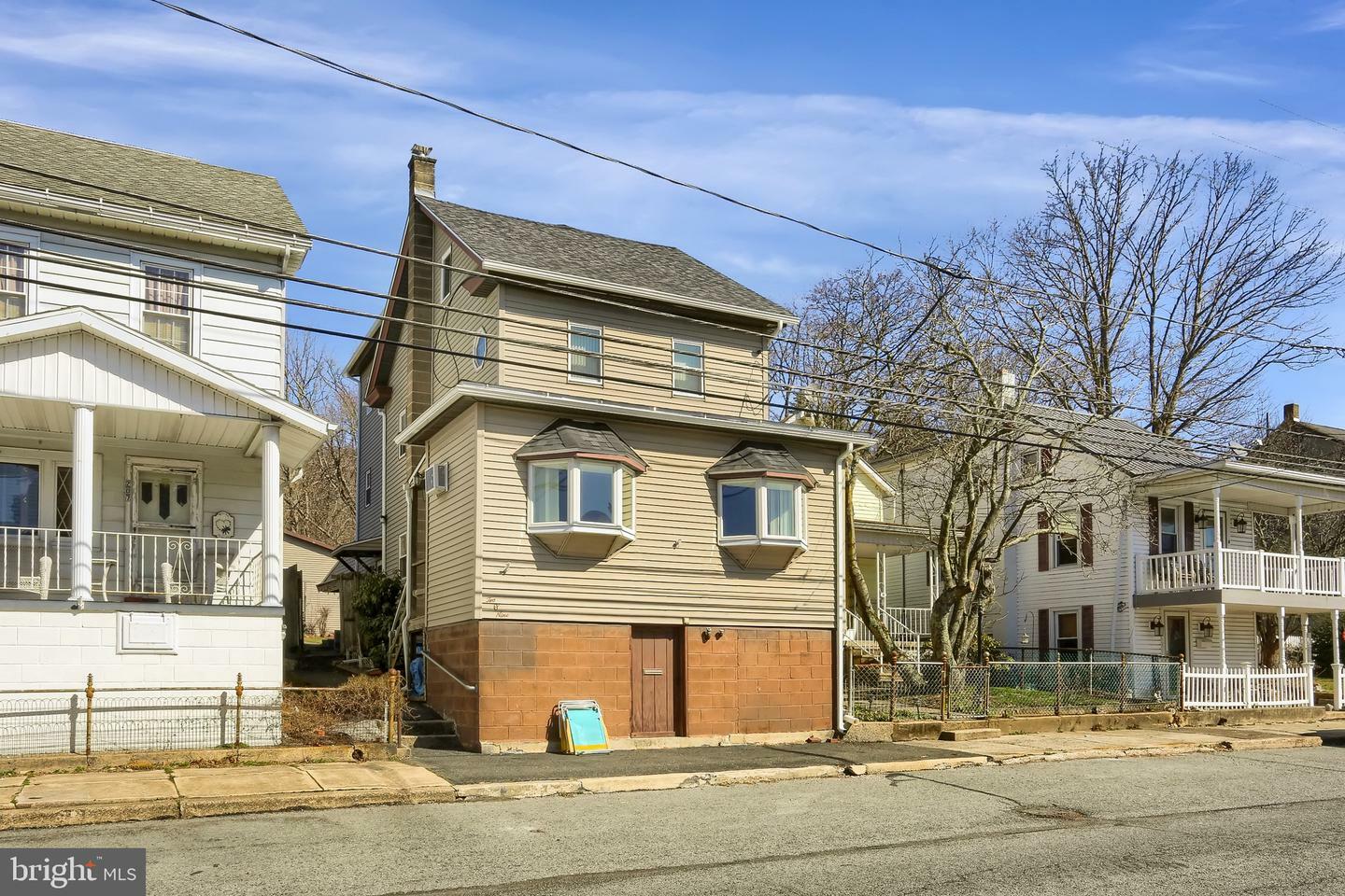 209 E Broad Street  Williamstown PA 17098 photo