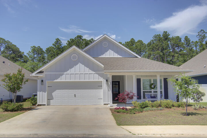 Property Photo: 148 Piper Cove FL 32459
