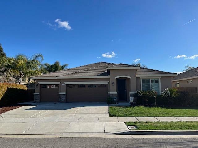 Property Photo:  3133 W Clinton Court  CA 93291 