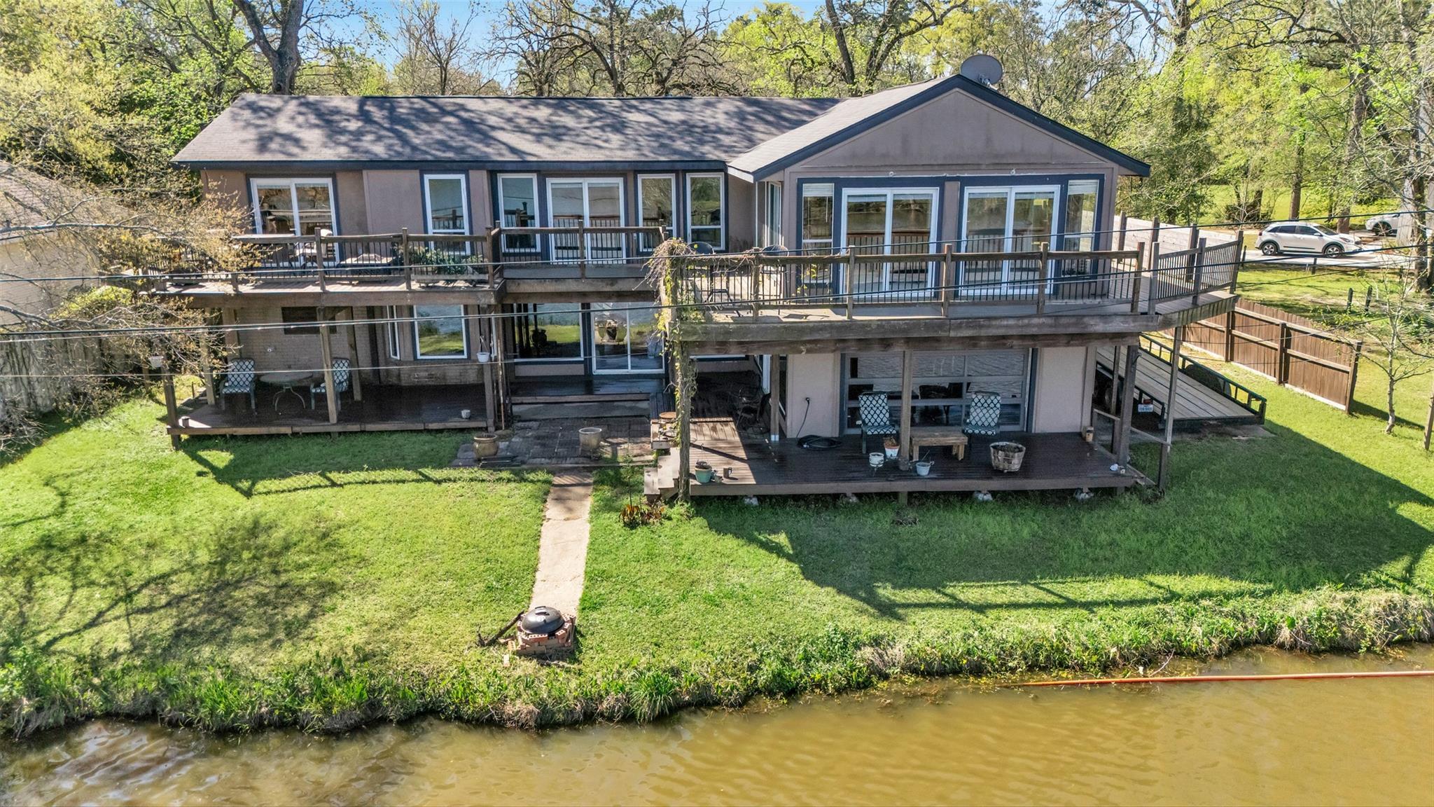 Property Photo:  905 Brook Forest Drive  TX 77385 