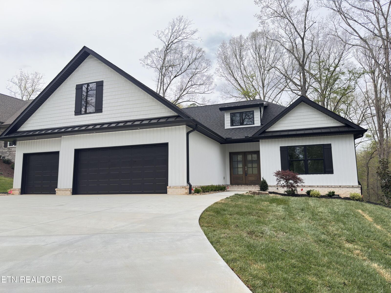 Property Photo:  301 Seminole Trace  TN 37774 