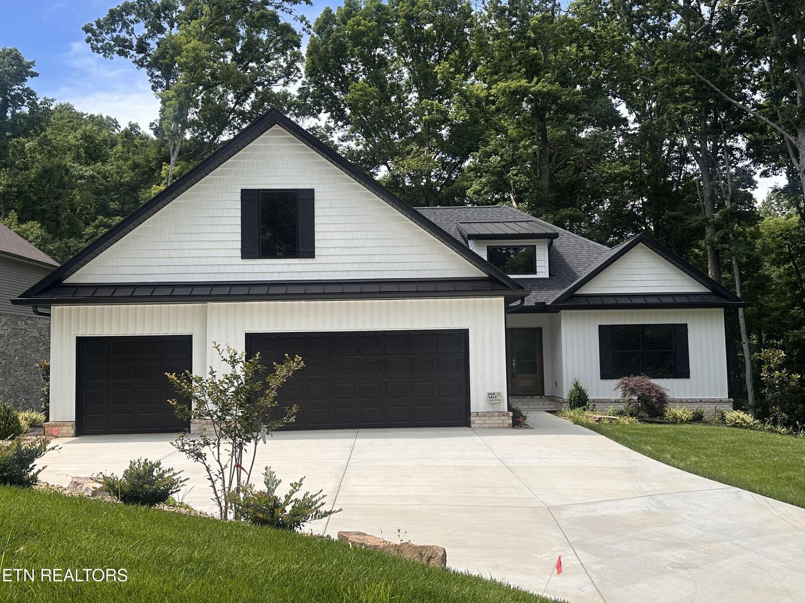 Property Photo:  301 Seminole Trace  TN 37774 