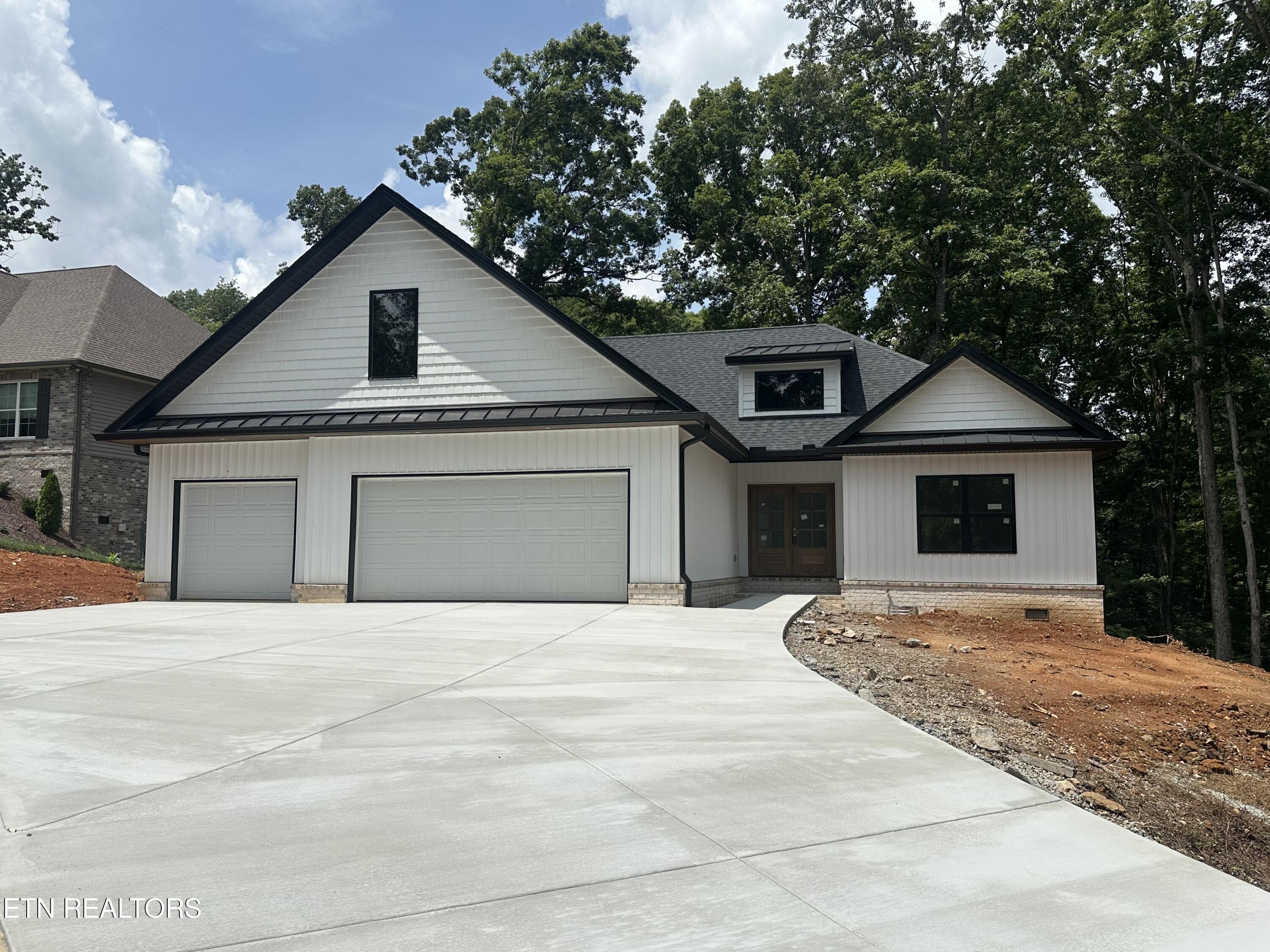 Property Photo: 301 Seminole Trace TN 37774