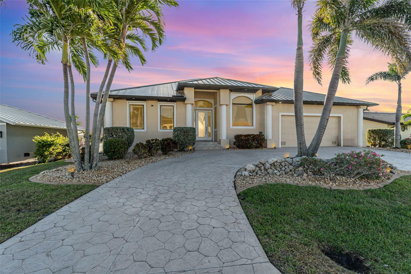 Property Photo:  850 Napoli Lane  FL 33950 