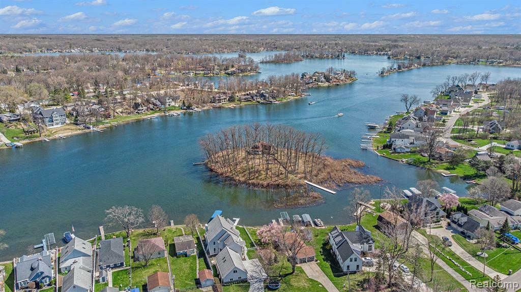 Property Photo: 16079 Whitehead Drive MI 48451 8713
