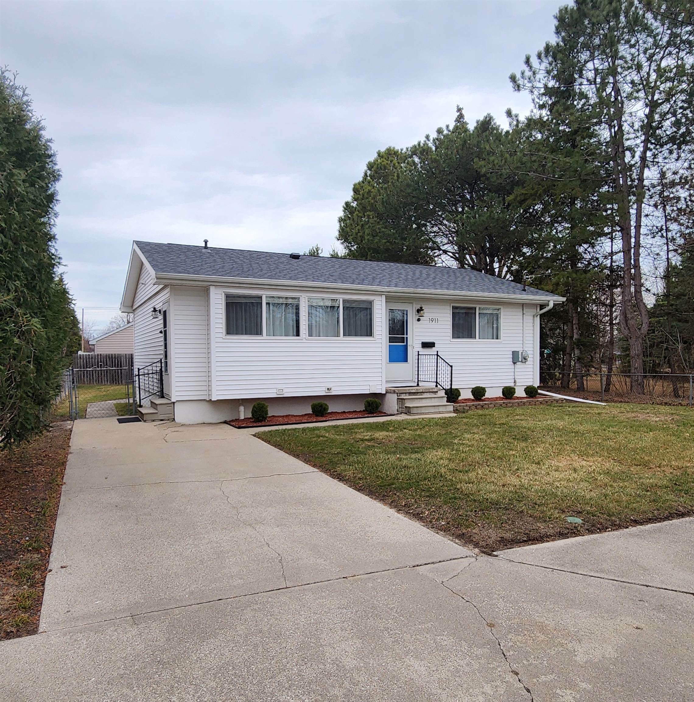 Property Photo: 1911 James Street MI 48732