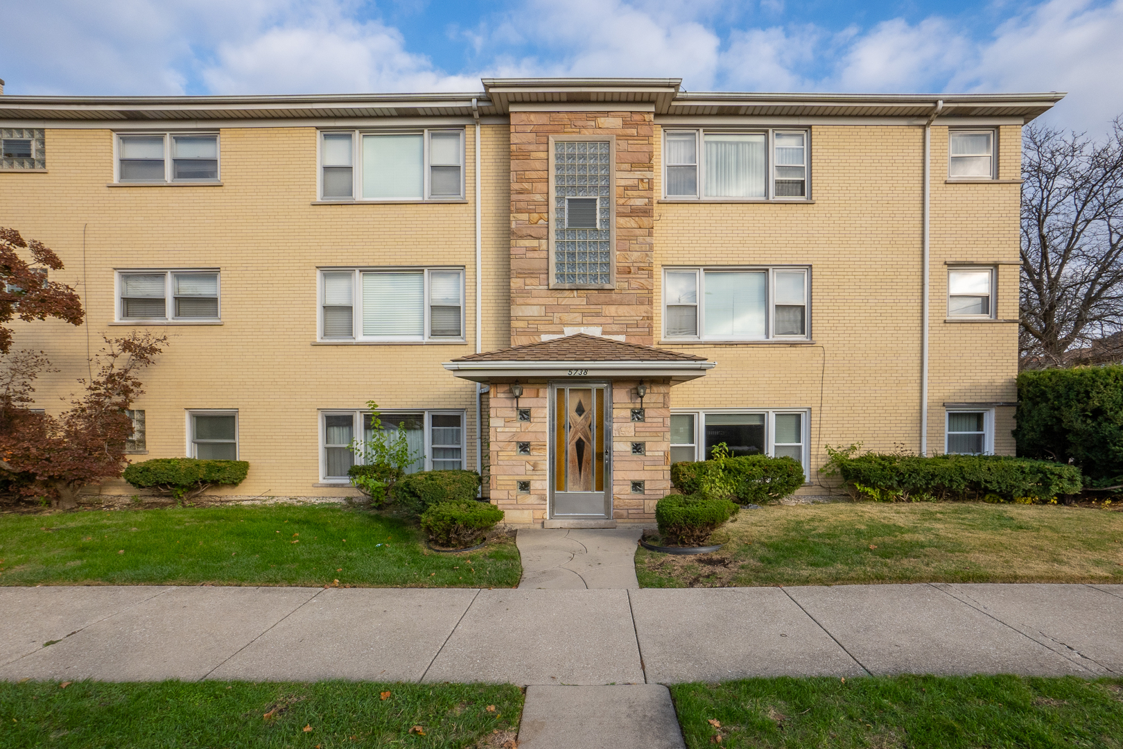 Property Photo: 5738 W Higgins Avenue Gs IL 60630