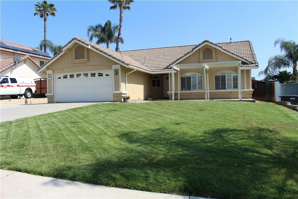 Property Photo: 173 Victoria Lane CA 92320