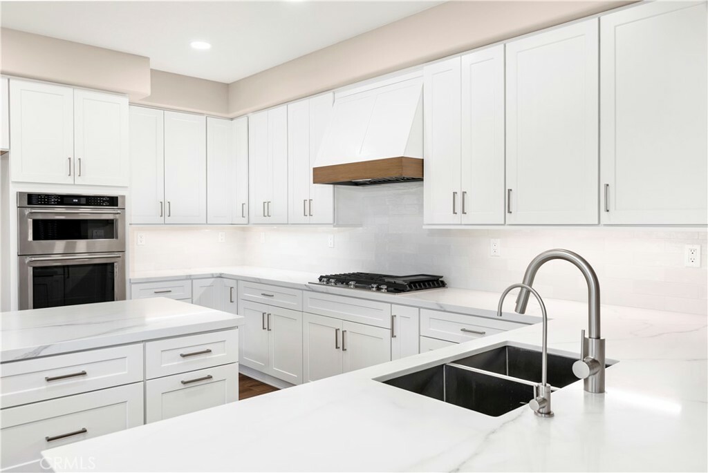 Property Photo: 32146 Live Oak Drive CA 92592