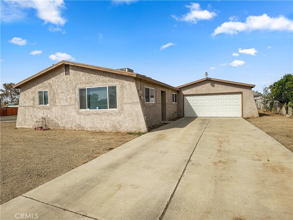 Property Photo:  627 Bell Lane  CA 92225 