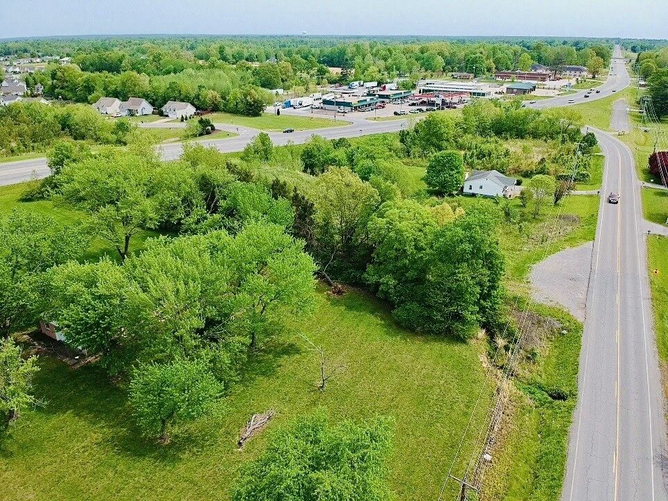 Property Photo:  1551 Woodlawn Rd  TN 37042 