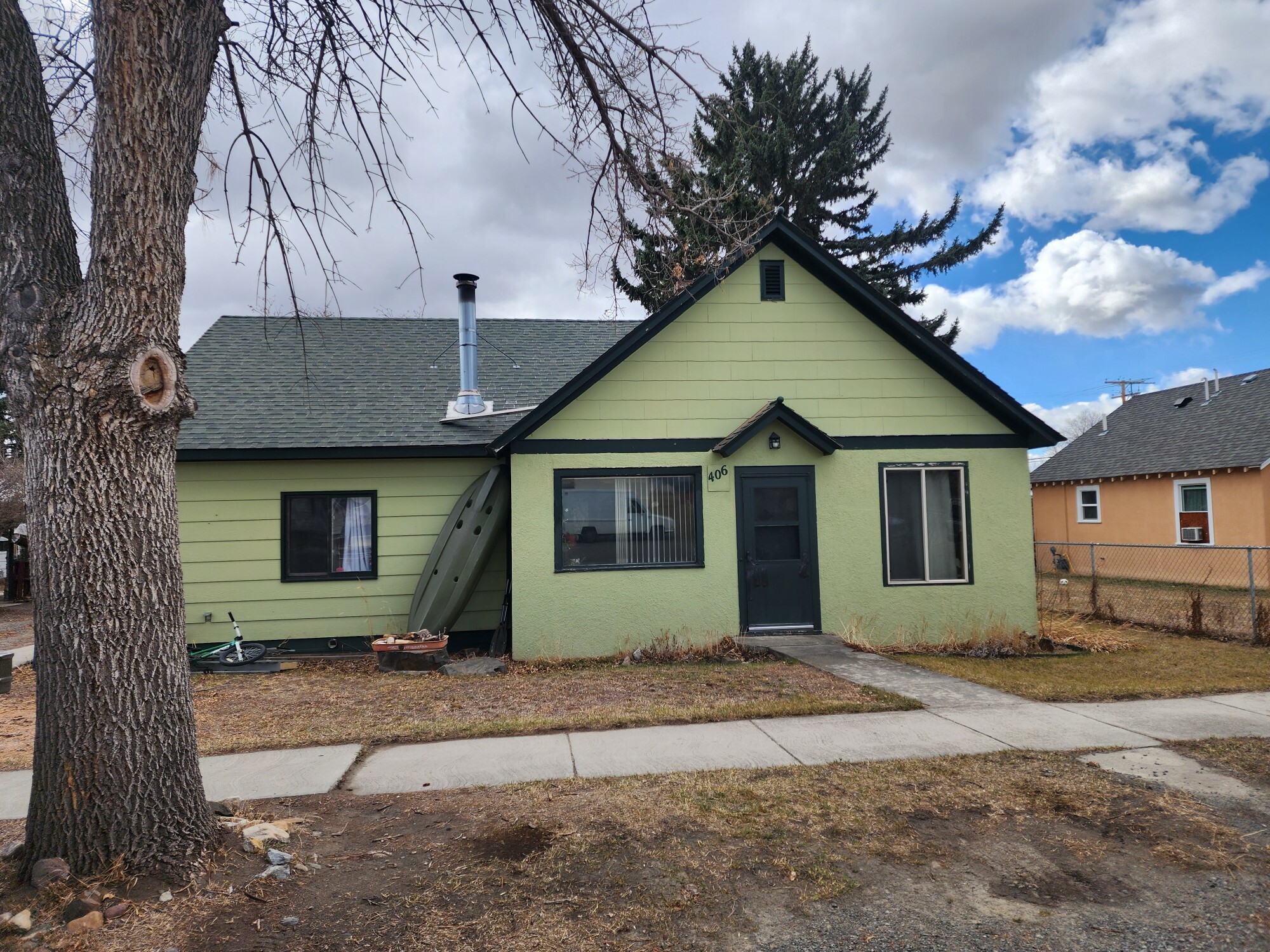 Property Photo: 406 W 1st Street W MT 59759
