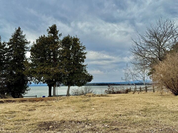 Property Photo:  41 Sunset Beach Road  VT 05486 