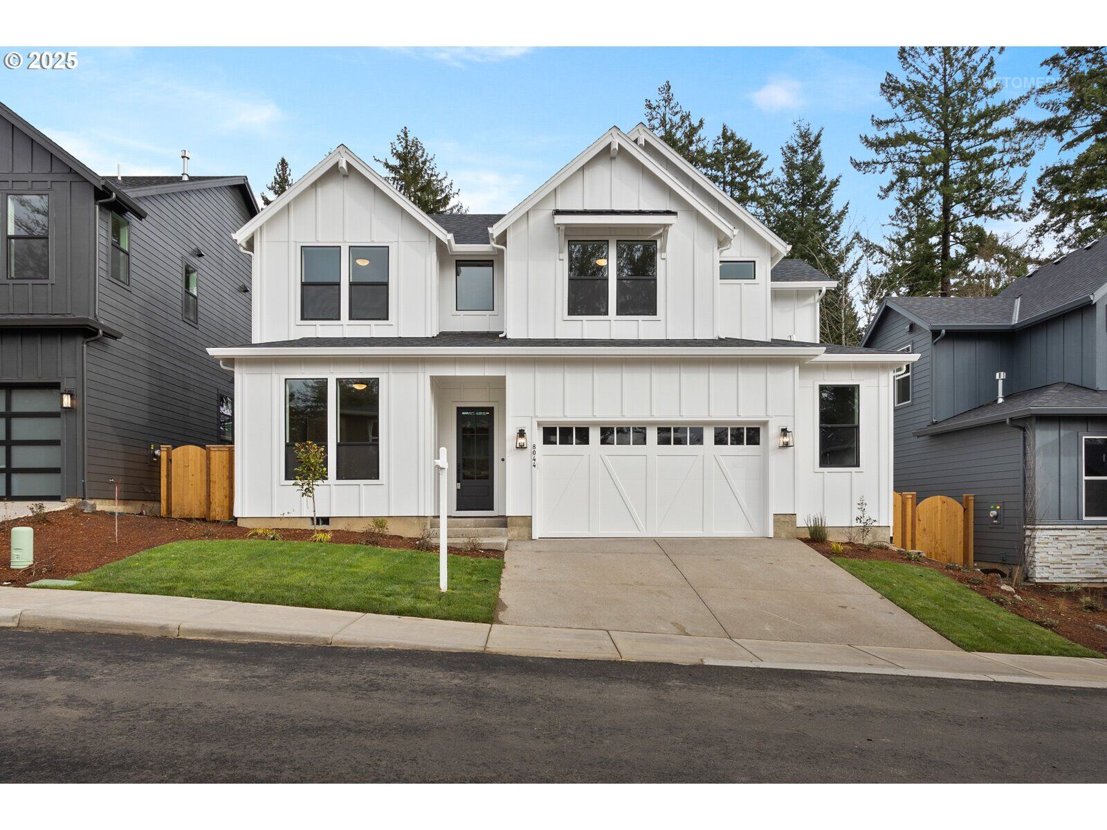 Property Photo:  7809 SW Skyhar Dr  OR 97223 