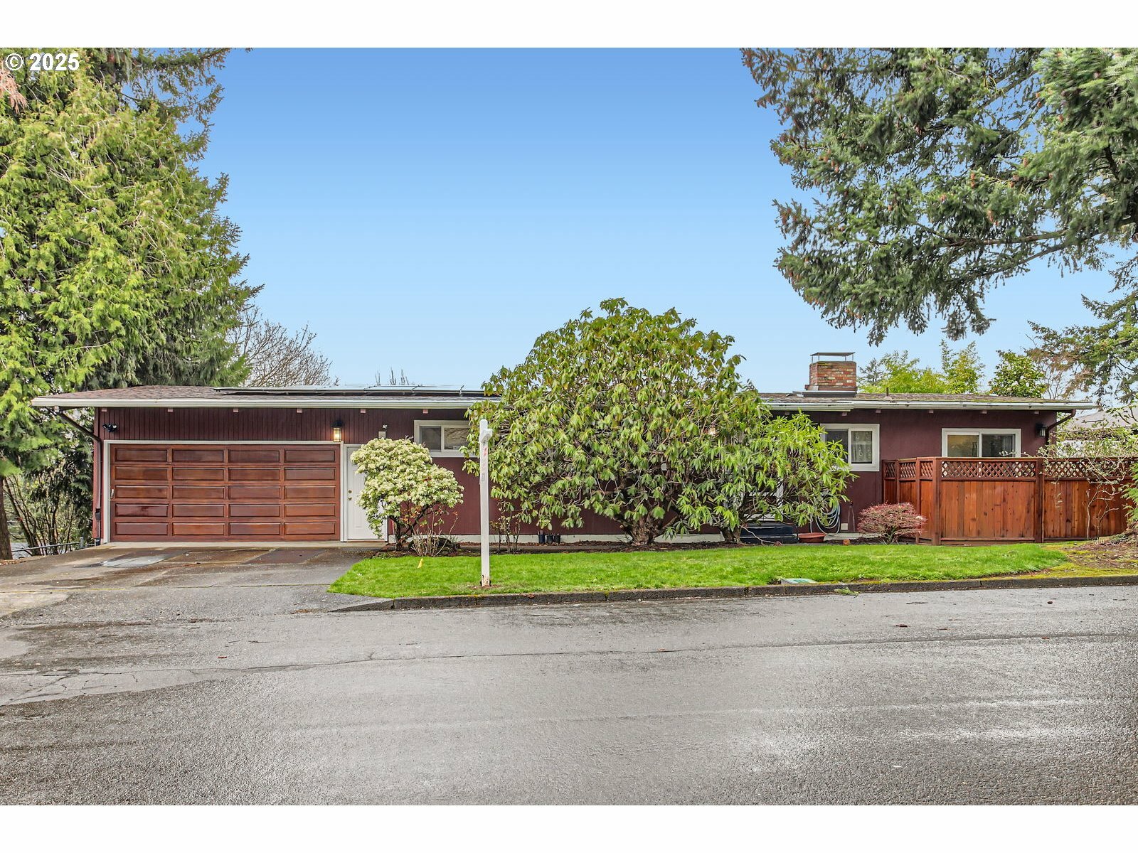 24109 NE Holladay St  Wood Village OR 97060 photo