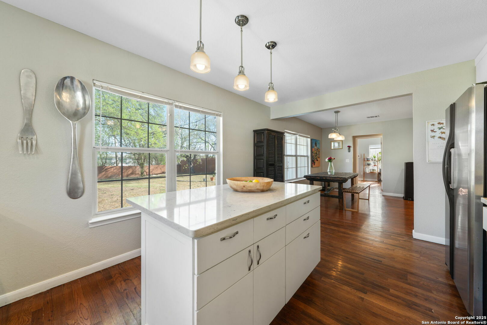 Property Photo: 527 Eleanor TX 78209