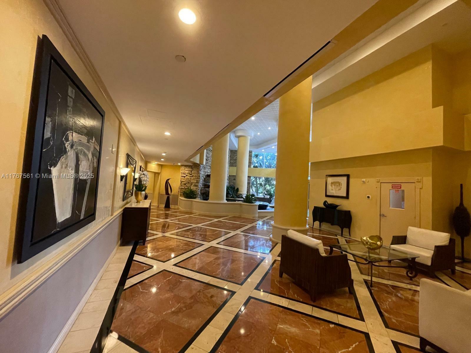 Property Photo: 20281 E Country Club Dr 810 FL 33180