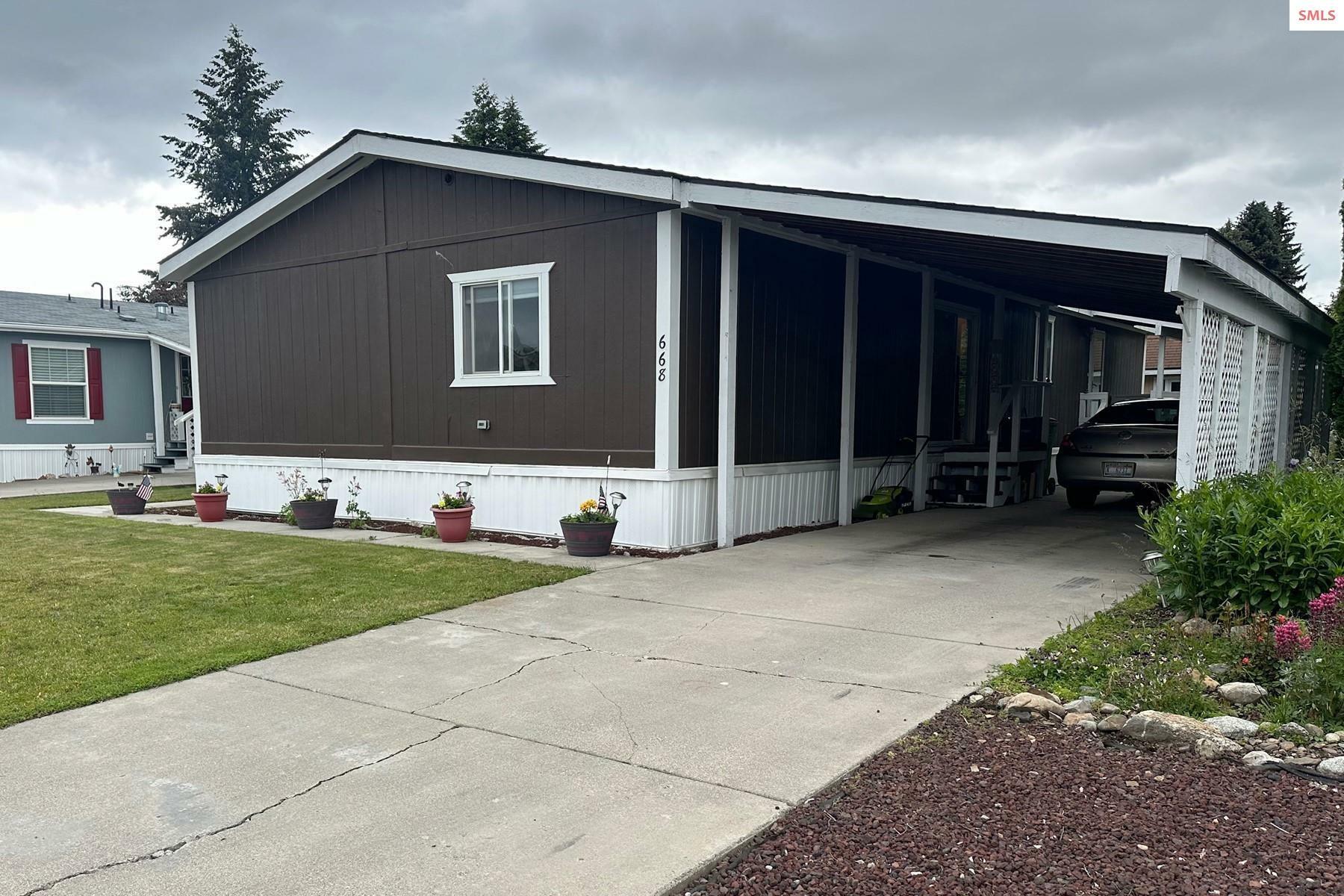 Property Photo: 668 W Minnesota Ave ID 83835