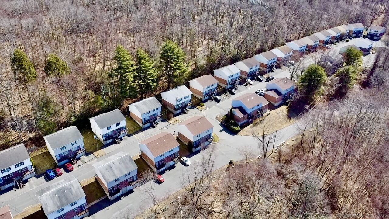 Property Photo:  200 Yale Street 15B  CT 06704 
