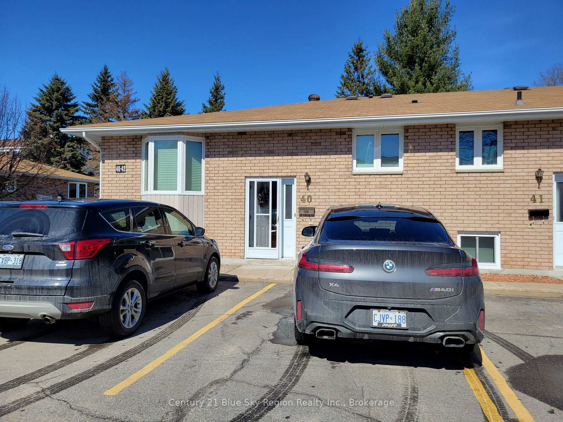 Property Photo: 624 Lakeshore Drive 40 ON P1A 2E8