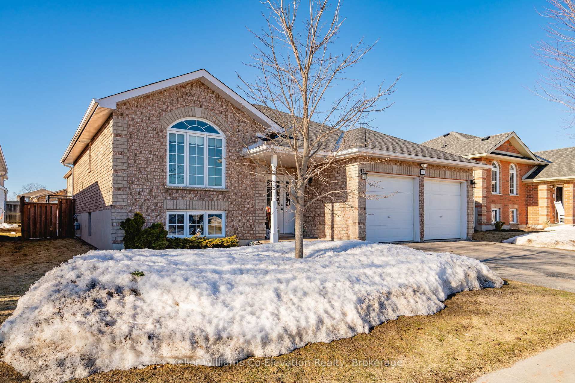 Property Photo: 9 Mackenzie Court ON L9M 0A1