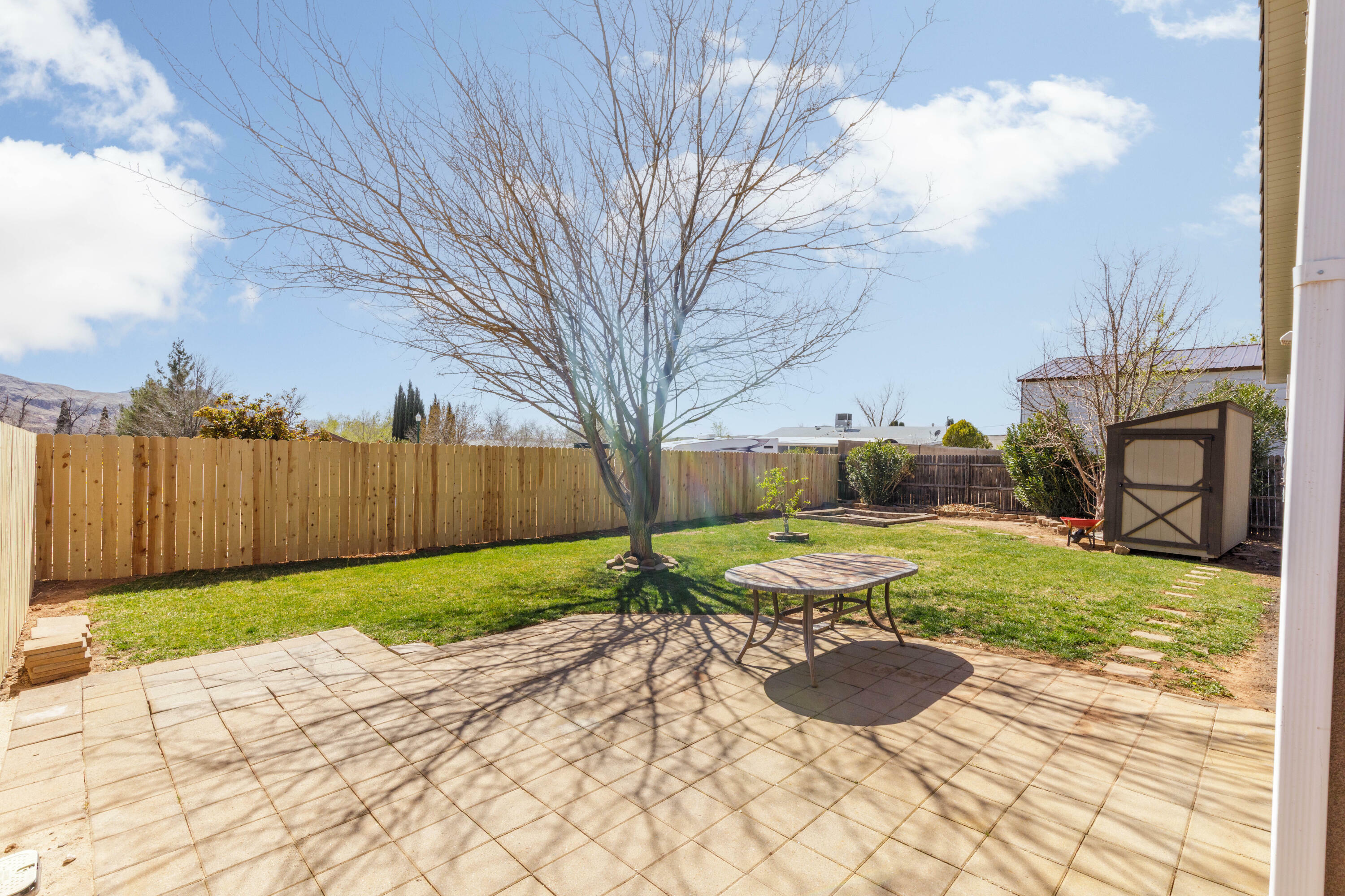 Property Photo: 172 W 500 N UT 84737