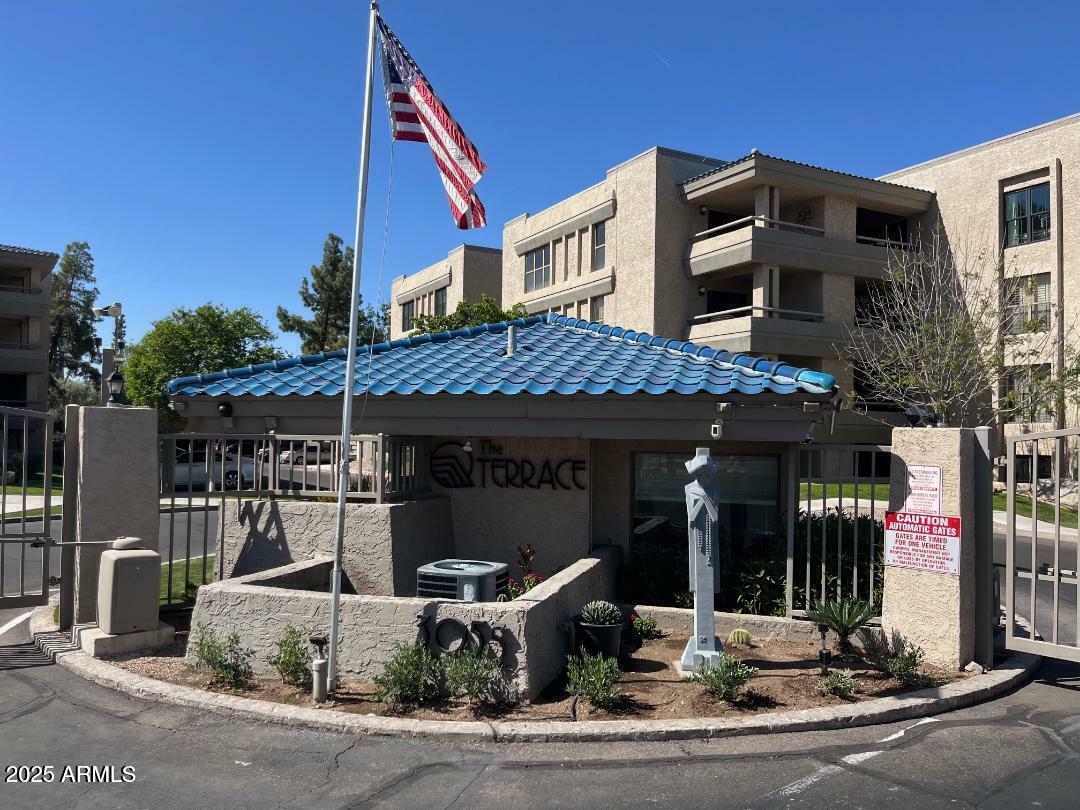 Property Photo: 5132 N 31st Way 127 AZ 85016