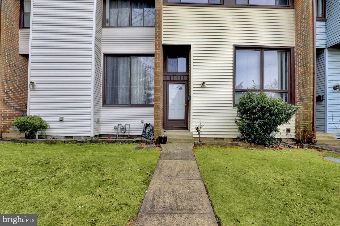 Property Photo: 186 Hamilton Place NJ 08520