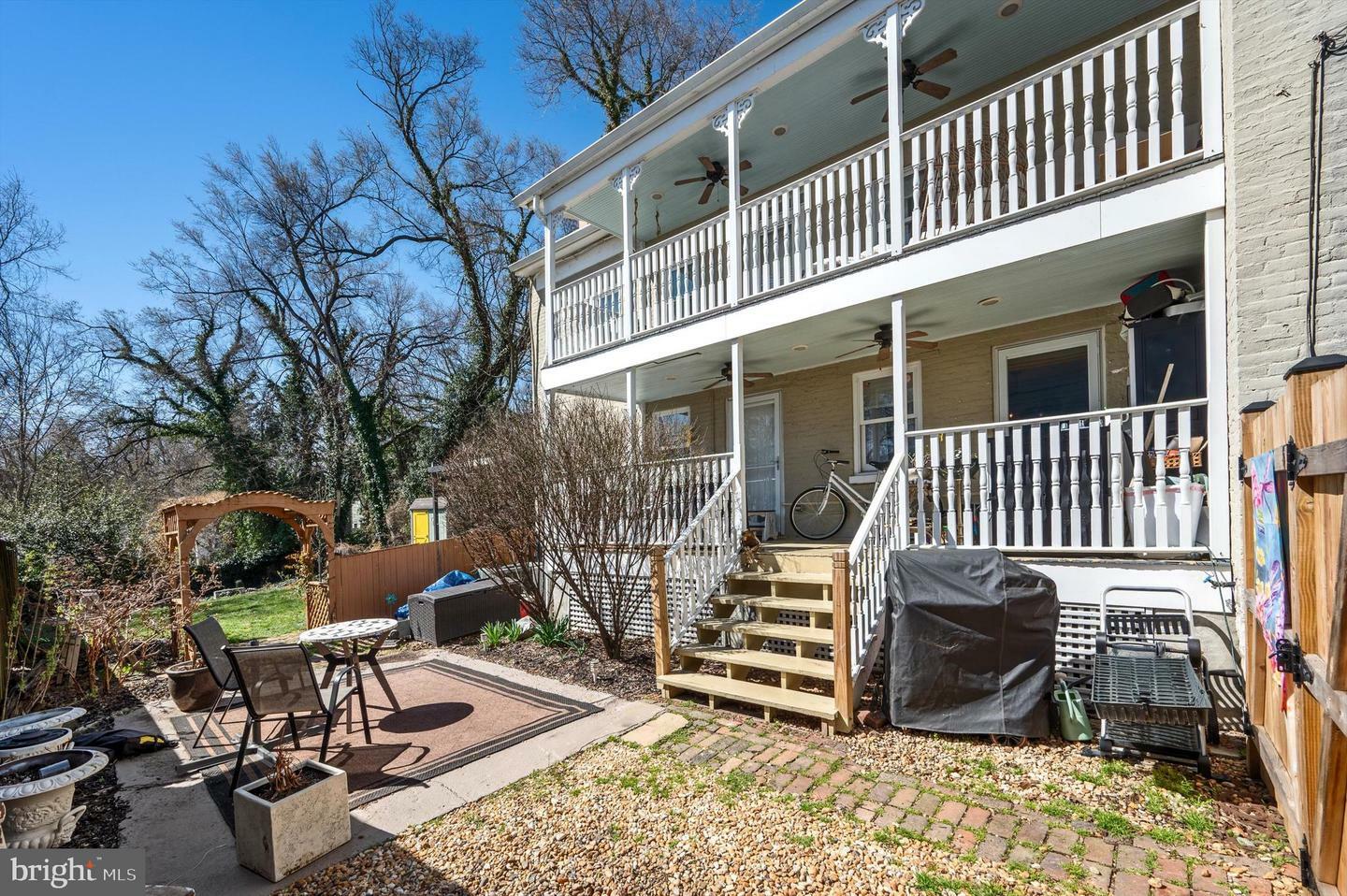 Property Photo: 119 E Germain Street VA 22601