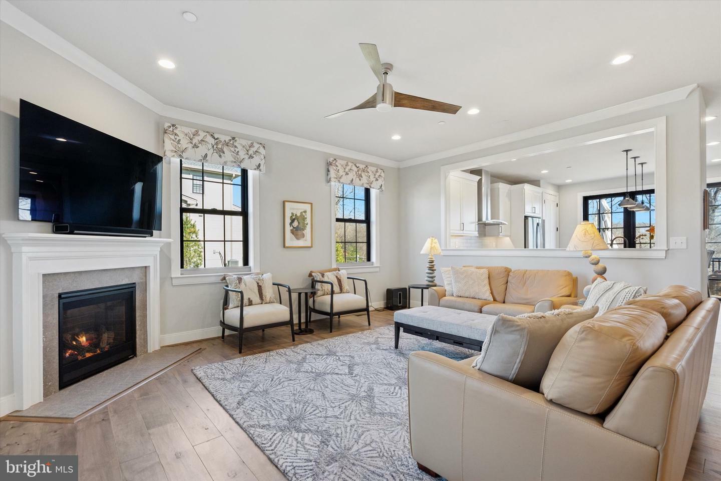 Property Photo: 6070 Creekside Drive PA 19031