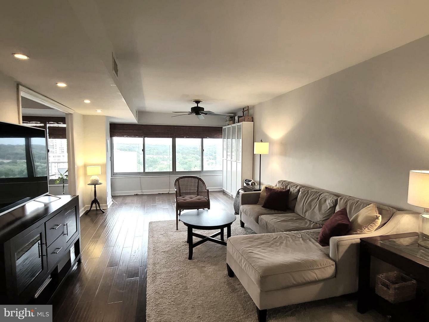 5340 Holmes Run Parkway 1410  Alexandria VA 22304 photo