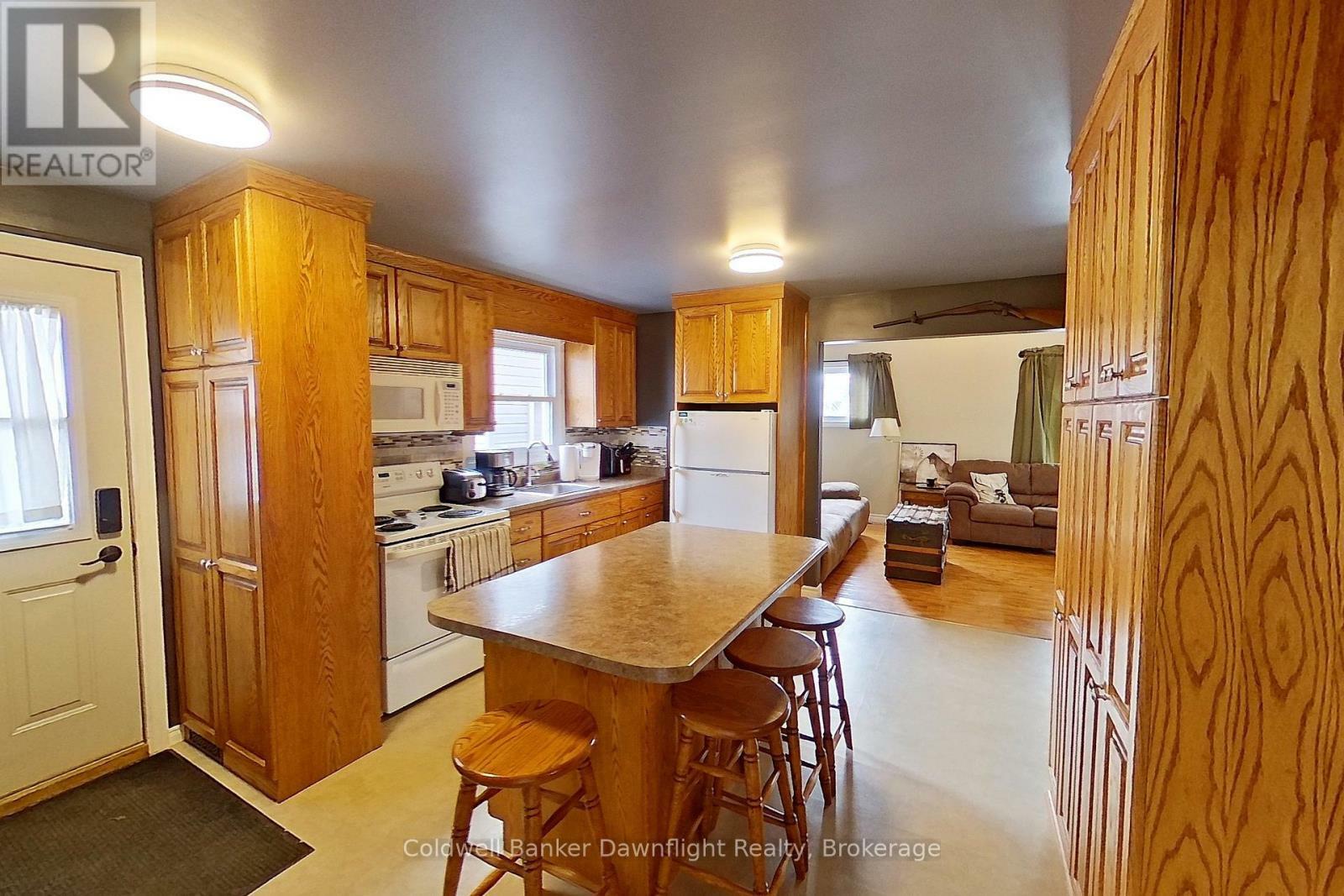 Property Photo: 85 Huron Street West ON N0M 1S2