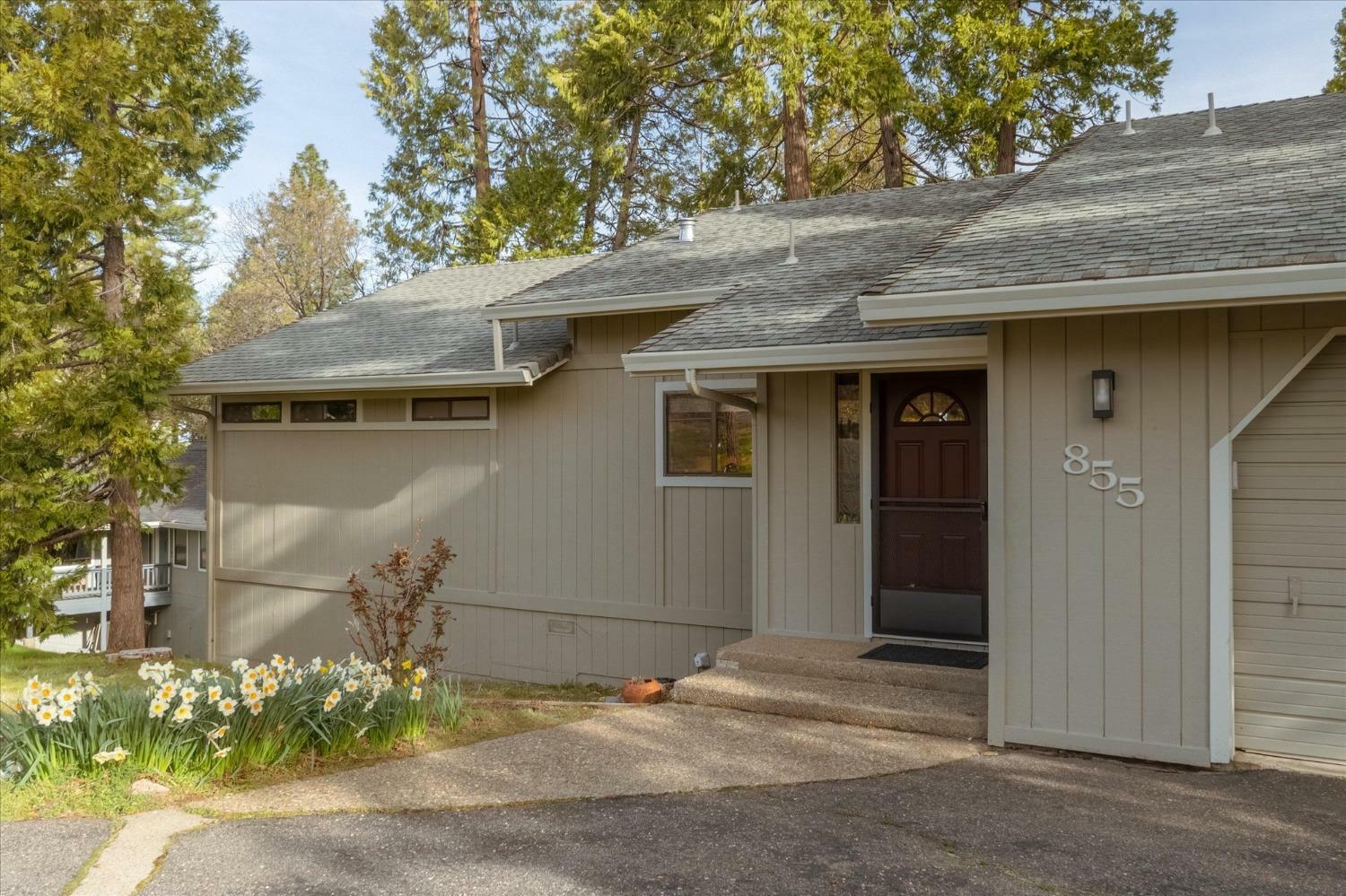 Property Photo: 855 Buckthorn Drive CA 95247