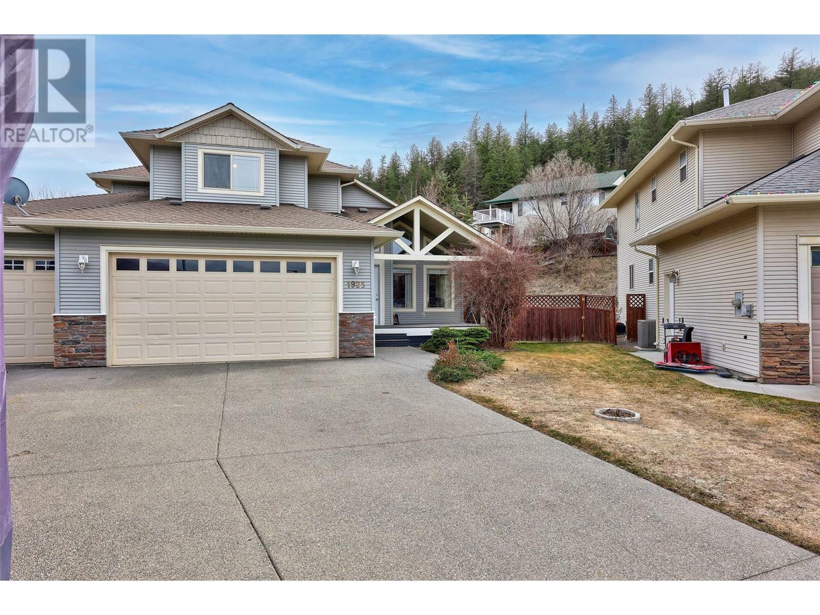 1925 Englemann Court  Kamloops BC V1S 1X9 photo