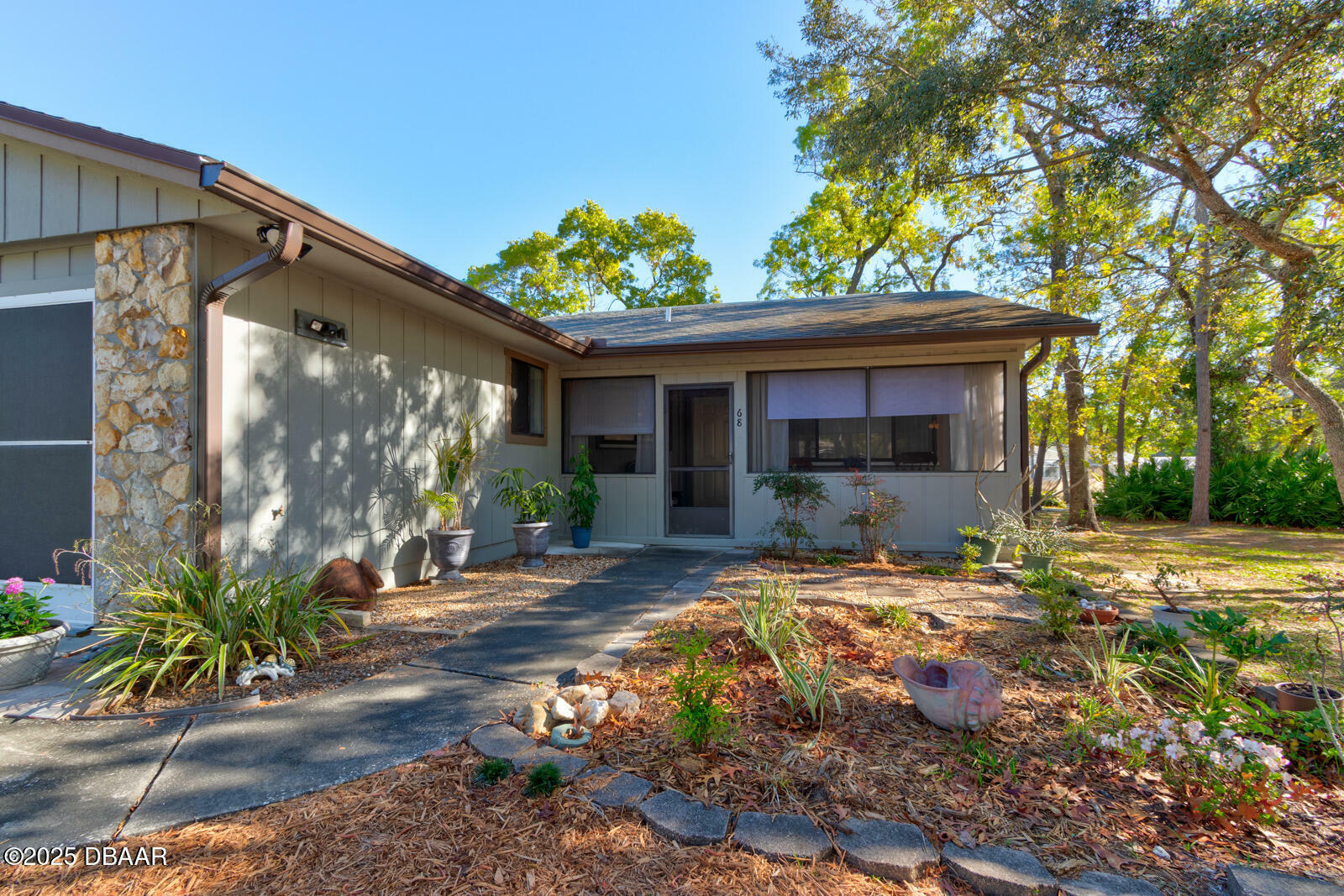 Property Photo: 68 Crooked Pine Road FL 32128