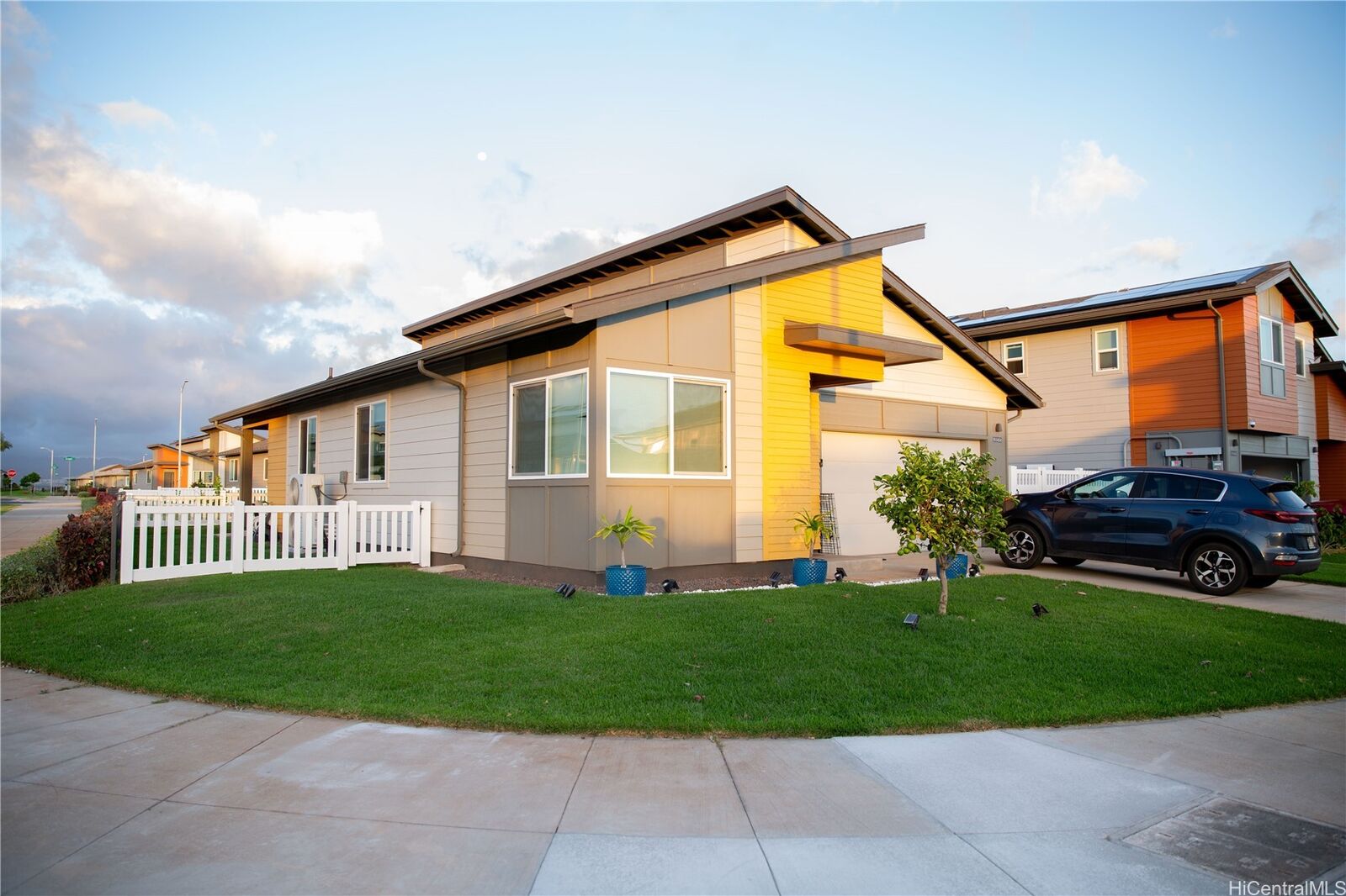Property Photo:  91-1454 Wahinana Loop  HI 96706 