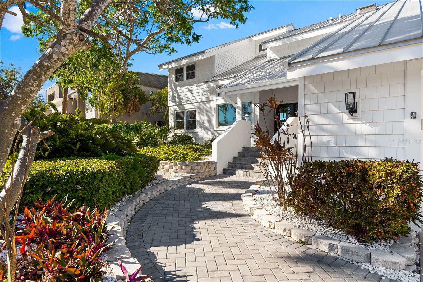 Property Photo: 517 Belle Isle Avenue FL 33786