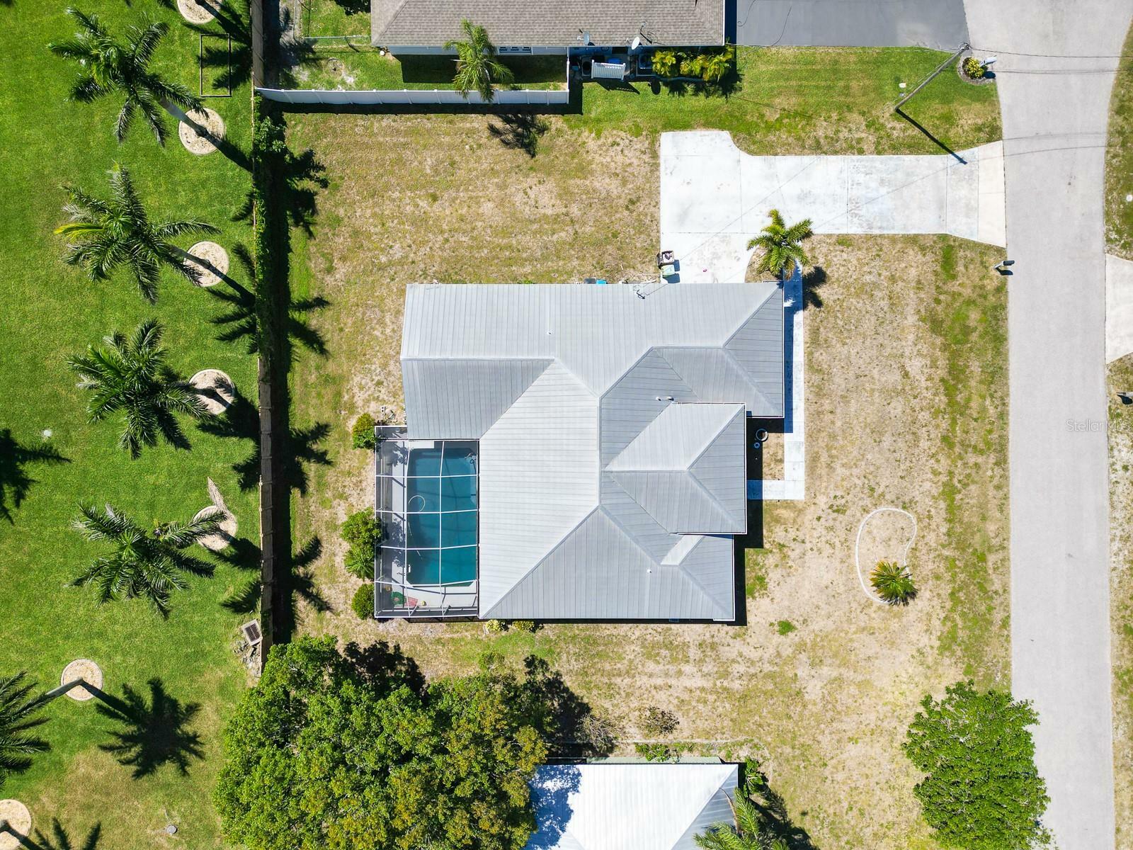 Property Photo: 1008 SW 21st Lane FL 33991