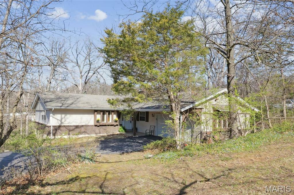 Property Photo: 32 Oak Forest Drive MO 63303