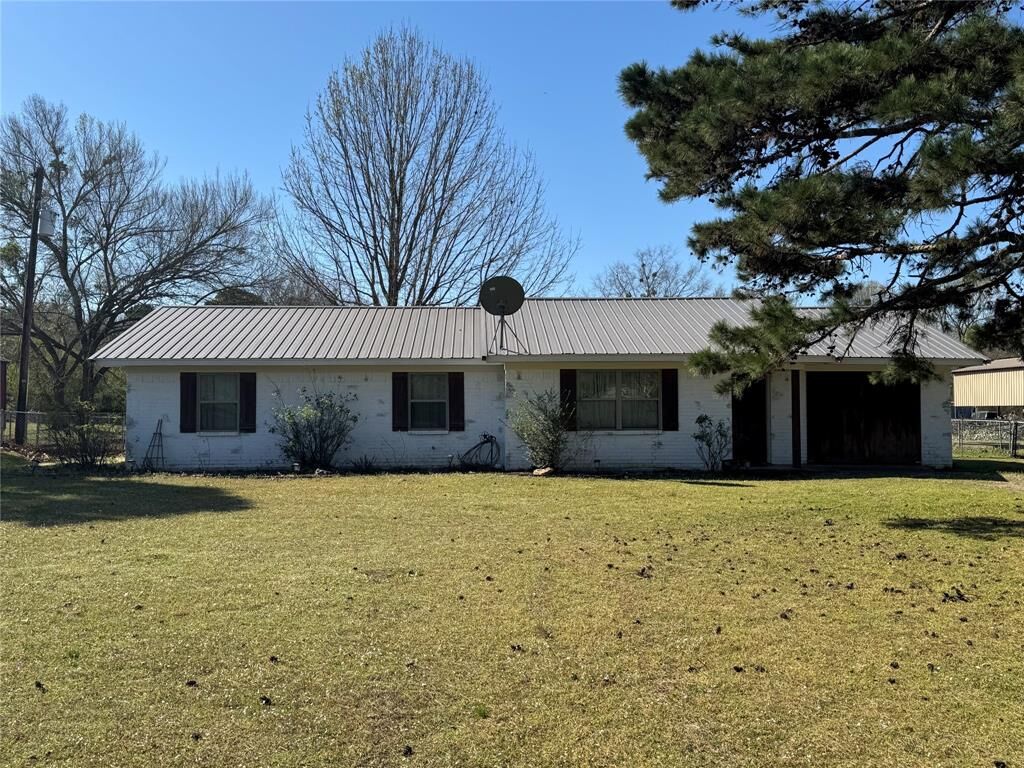 Property Photo: 176 Cr 45080 TX 75473